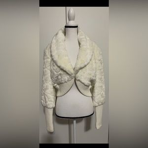 BEBE COZY FUR W/OTTOMAN SLEEVE JACKET